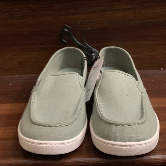 Time and Tru Women's Moc Toe Surf Sneakers size 11 light green - Picture 1 of 2
